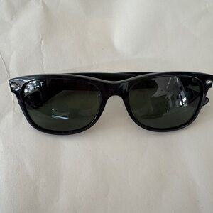 Ray Ban Polarized RB2132 New Wayfarer